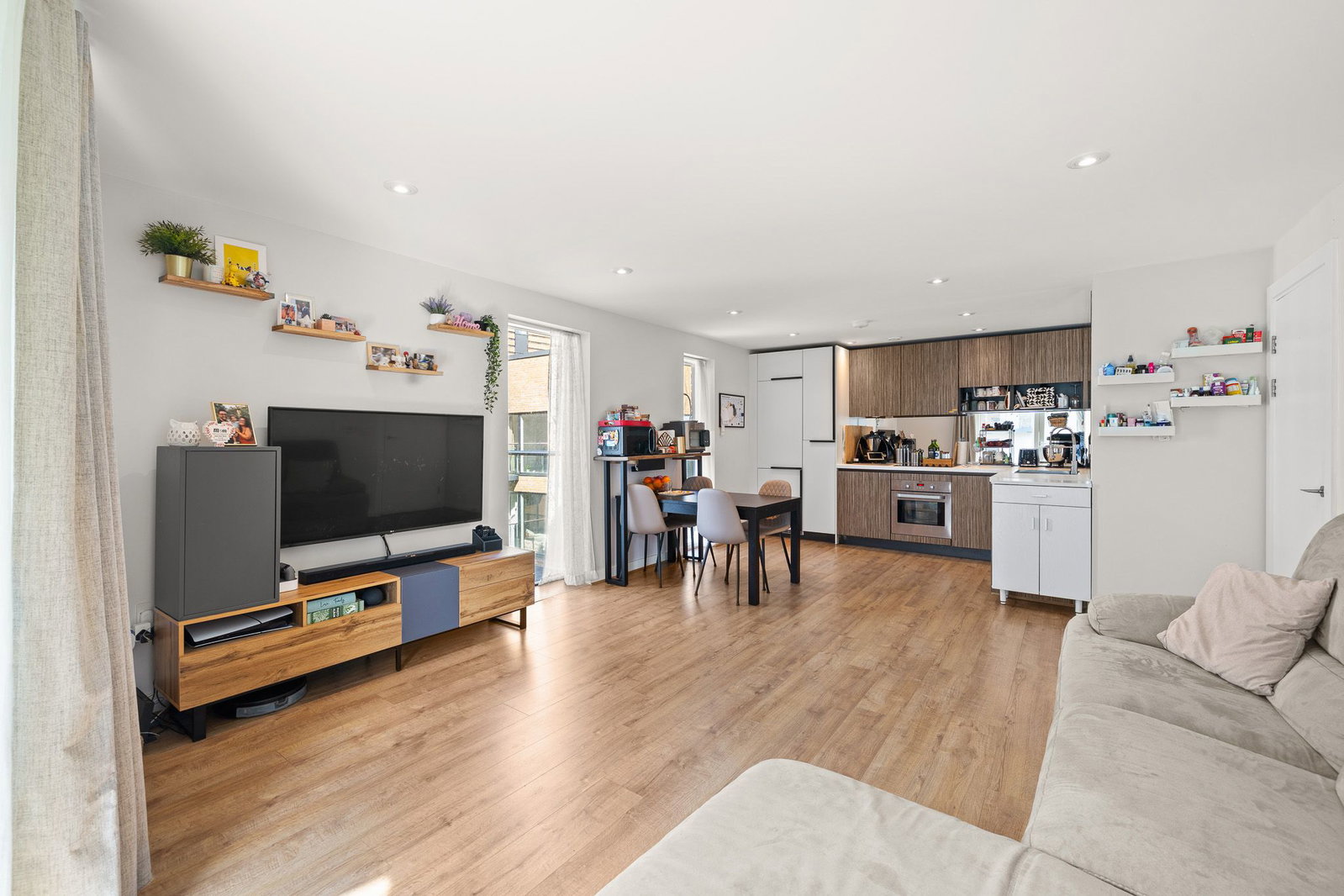 Apartment for sale in London, Hester House, 72 - 78 Conington Road, Lewisham SE13 7FL, 834 m²