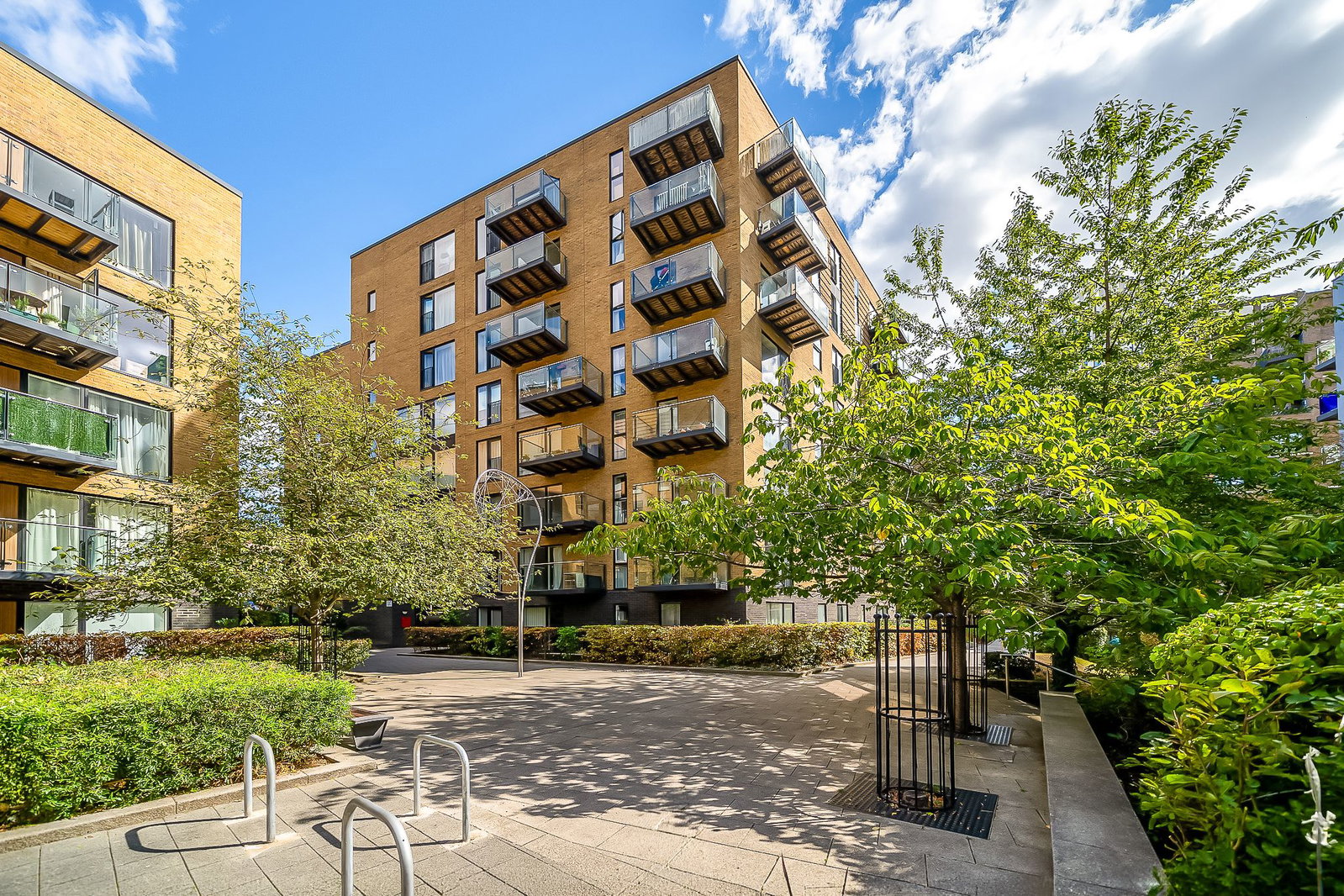 Apartment for sale in London, Hester House, 72 - 78 Conington Road, Lewisham SE13 7FL, 834 m²