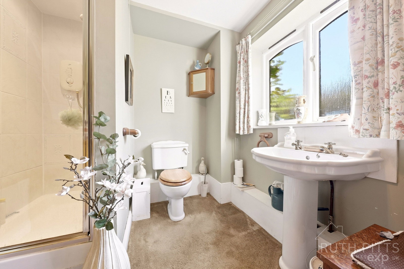 Semi Detached House for sale in Pontefract, Main Street, Kirk Smeaton, WF8