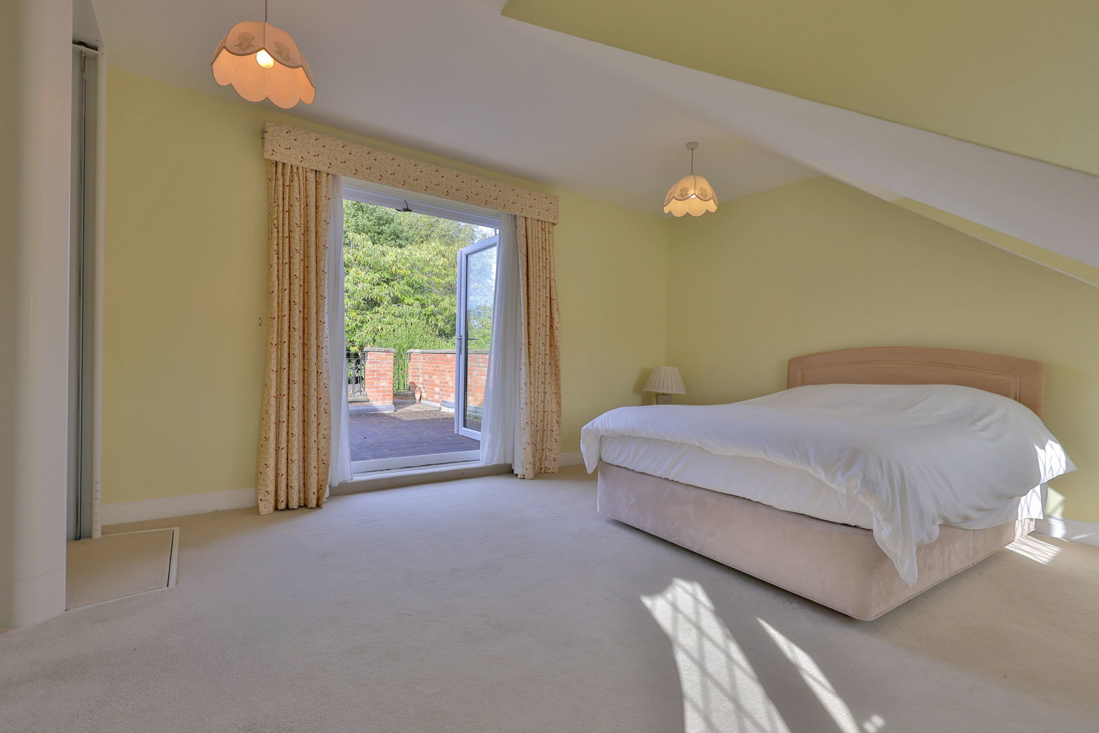 Detached House for sale in York, Riverview House, Sutton upon Derwent, 3075 m²
