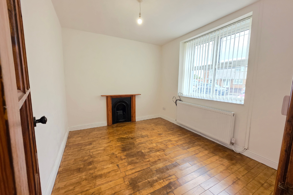 Semi Detached House for sale in Llanelli, 37 Gorsddu Terrace, Penygroes, SA14, 990 m²