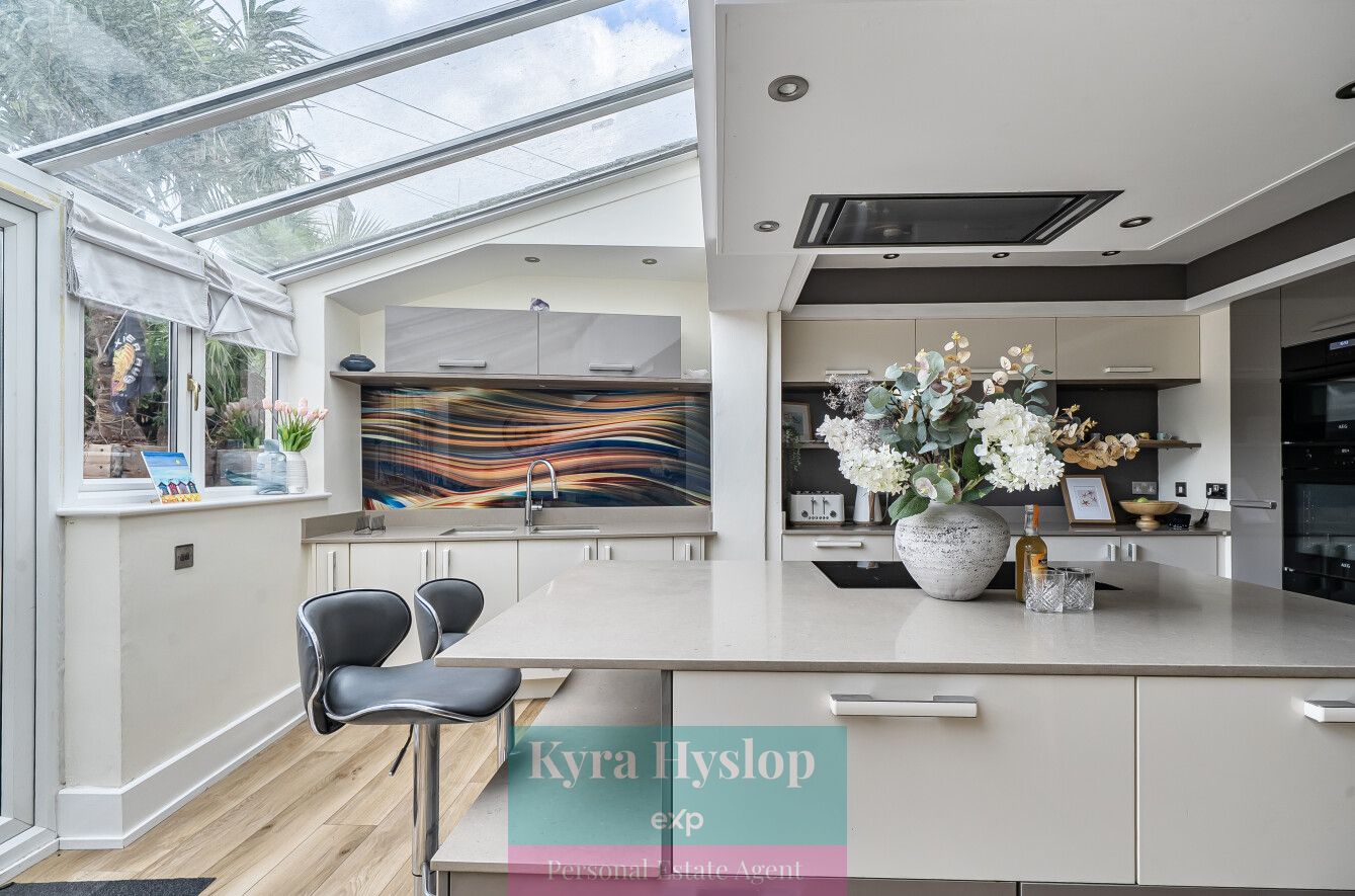 Detached House for sale in Exeter, Orchard View, Broadclyst, EX5 3AB