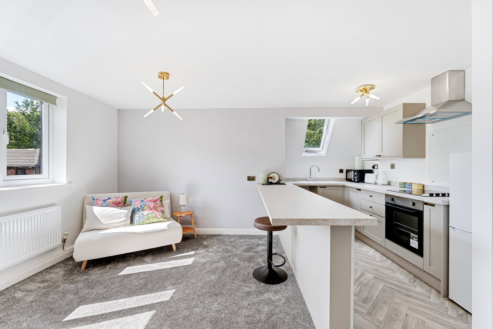 Flat for sale in Manchester, Charlton Avenue, Prestwich, Manchester, M25 0BE