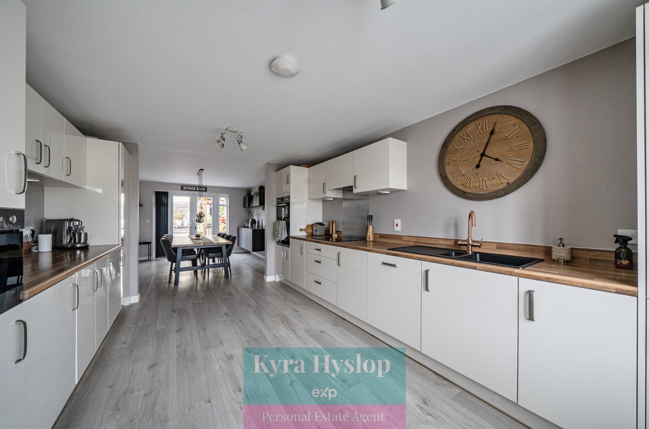 Detached House for sale in Exeter, Great Orchard, Cranbrok, EX5 7GD, 1593 m²