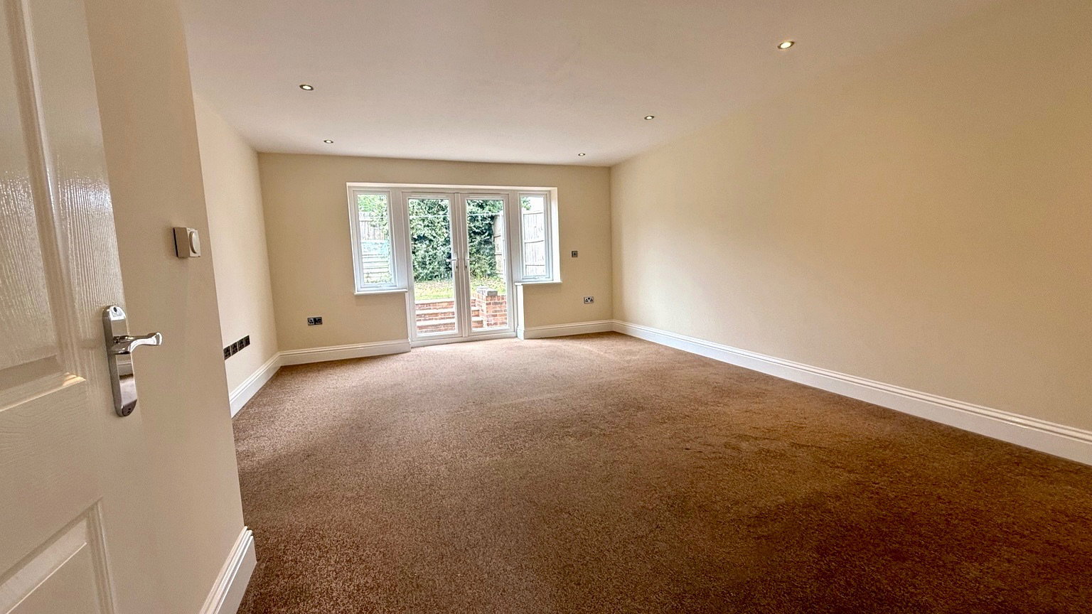 Semi Detached House for sale in Sheerness, Ashtree grove, Cliff Drive, Warden, Sheerness, ME12 4PJ, 815 m²