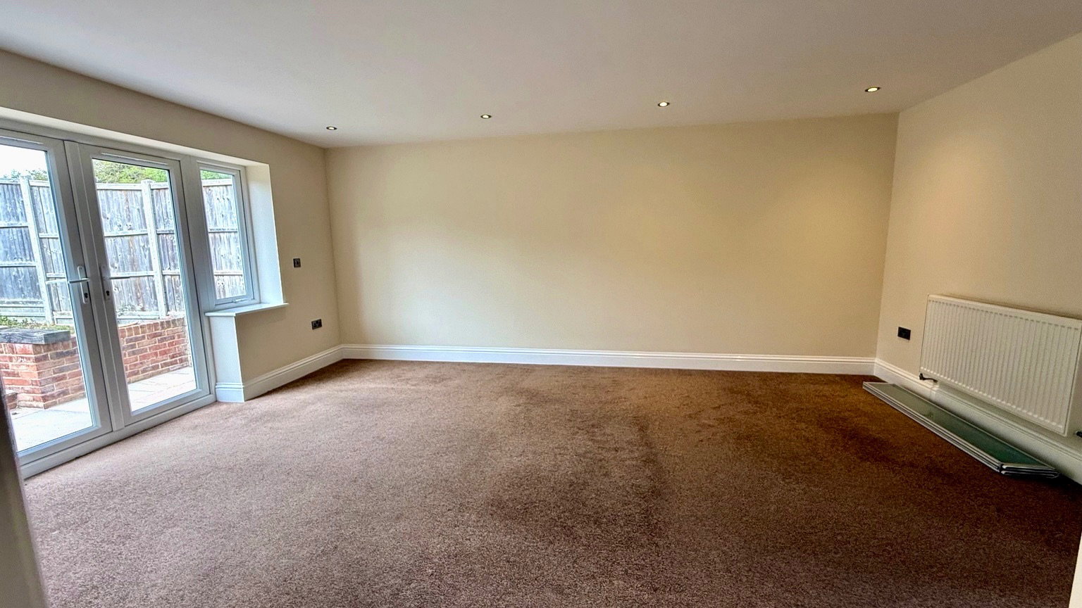 Semi Detached House for sale in Sheerness, Ashtree grove, Cliff Drive, Warden, Sheerness, ME12 4PJ, 815 m²