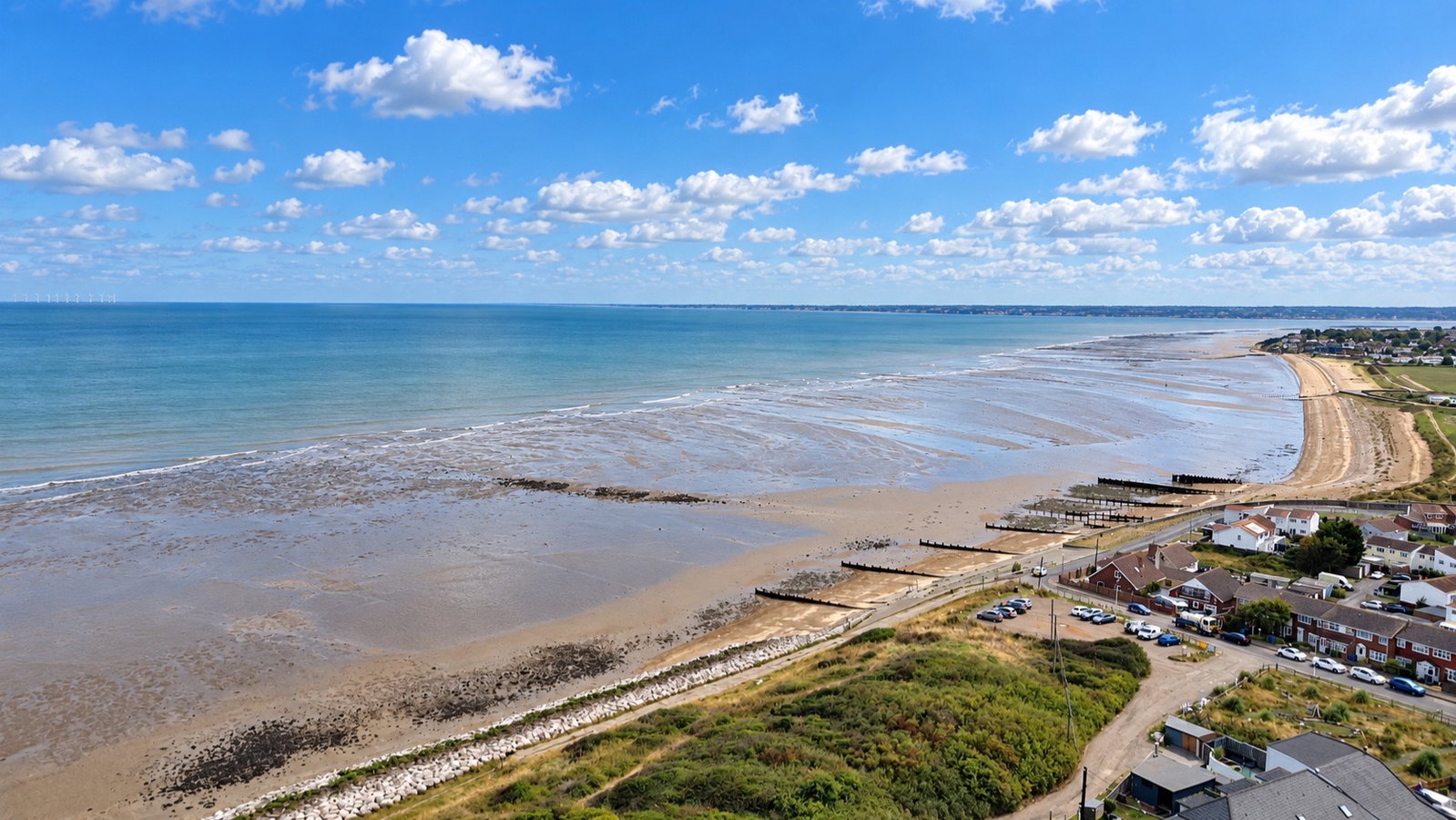 Semi Detached House for sale in Sheerness, Ashtree grove, Cliff Drive, Warden, Sheerness, ME12 4PJ, 815 m²
