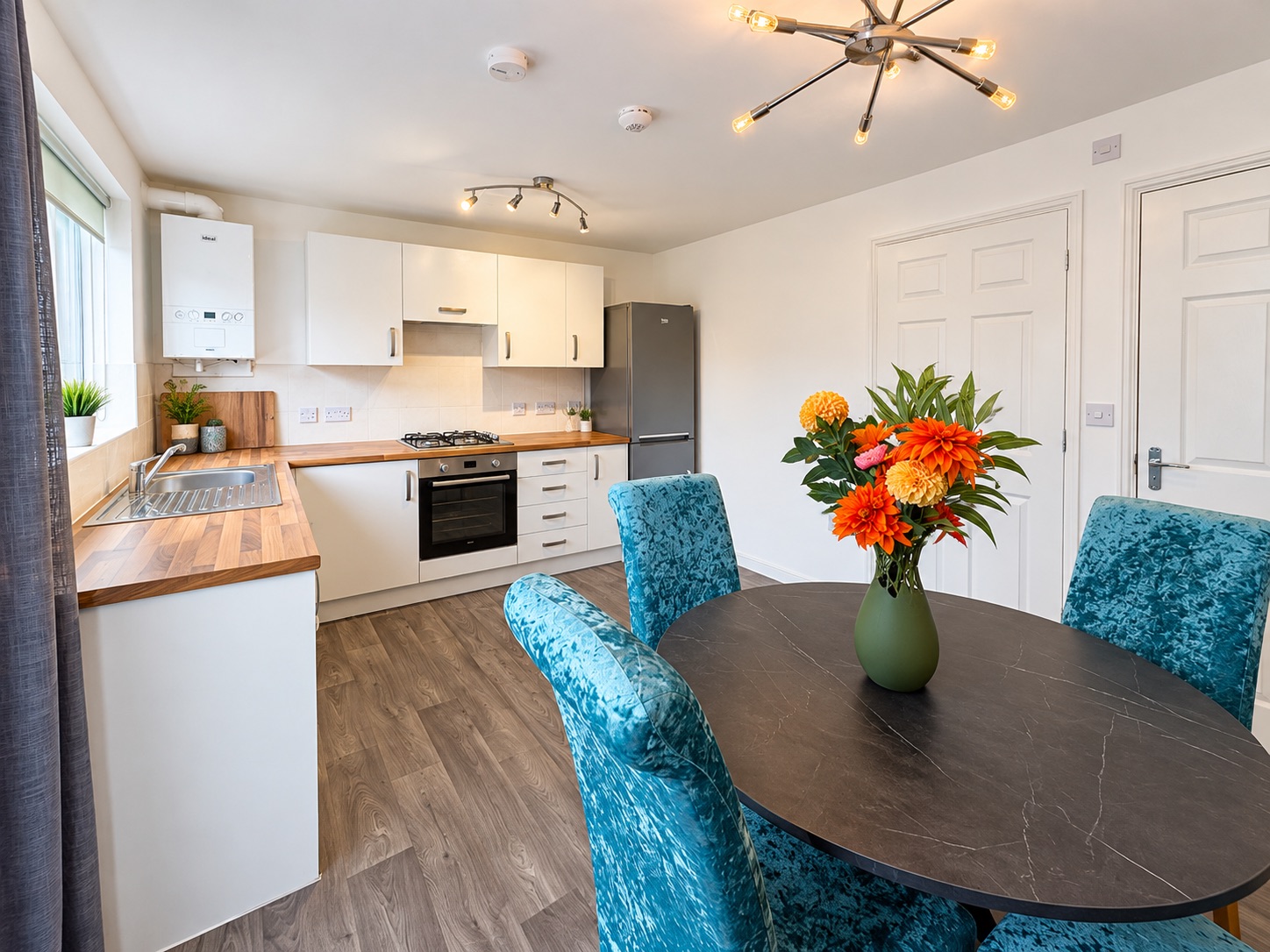 Semi Detached House for sale in Bilsthorpe, Bill Lane, Bilsthorpe, Nottinghamshire, NG22 8GE