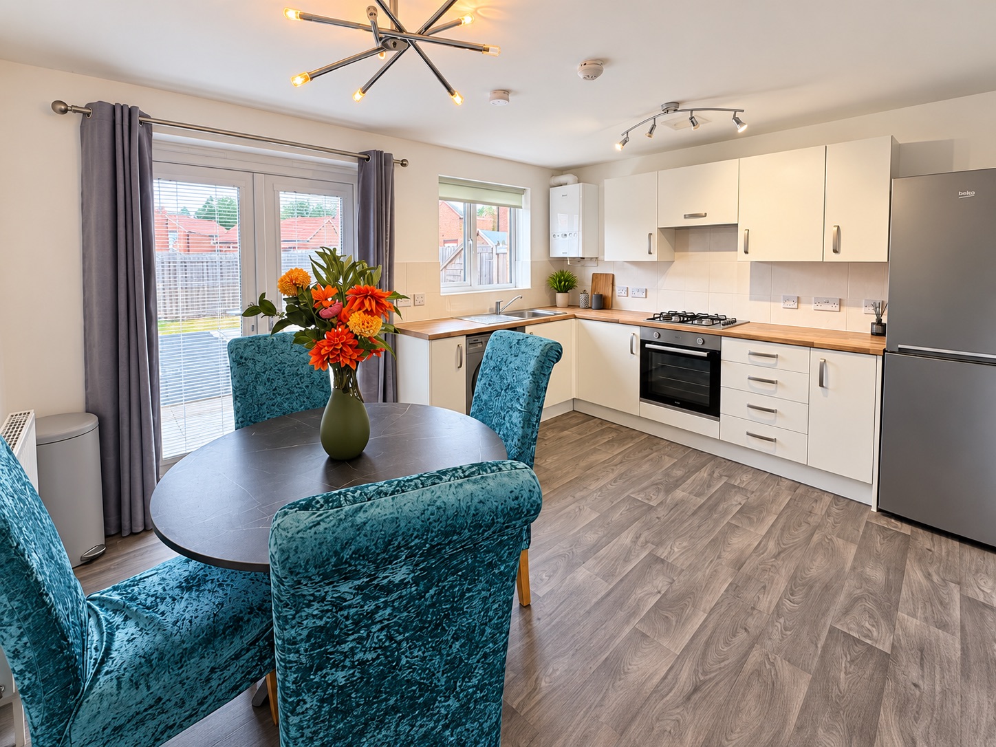 Semi Detached House for sale in Bilsthorpe, Bill Lane, Bilsthorpe, Nottinghamshire, NG22 8GE
