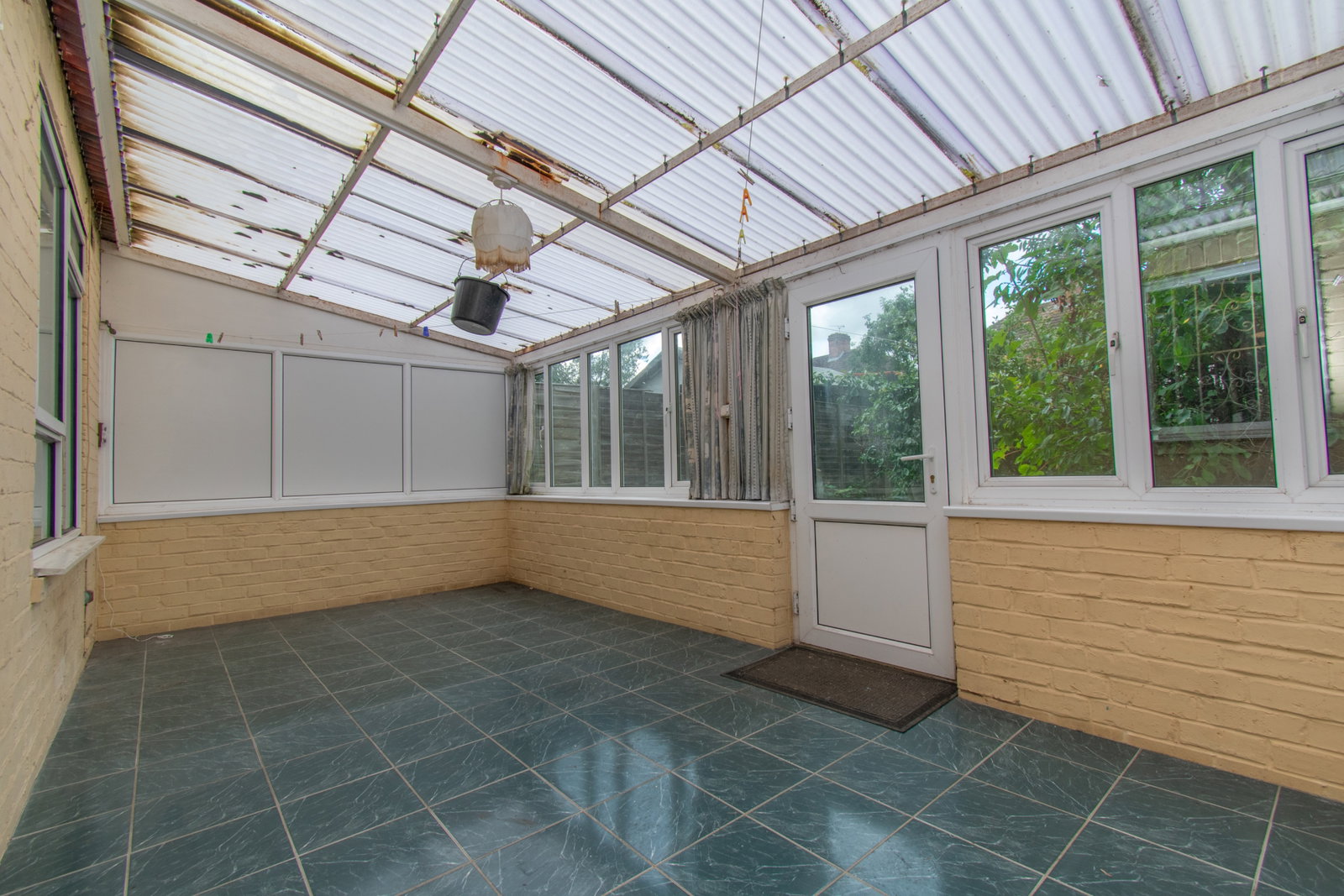Semi Detached House for sale in Leicester, The Farm Close, Leicester, LE2 6SR