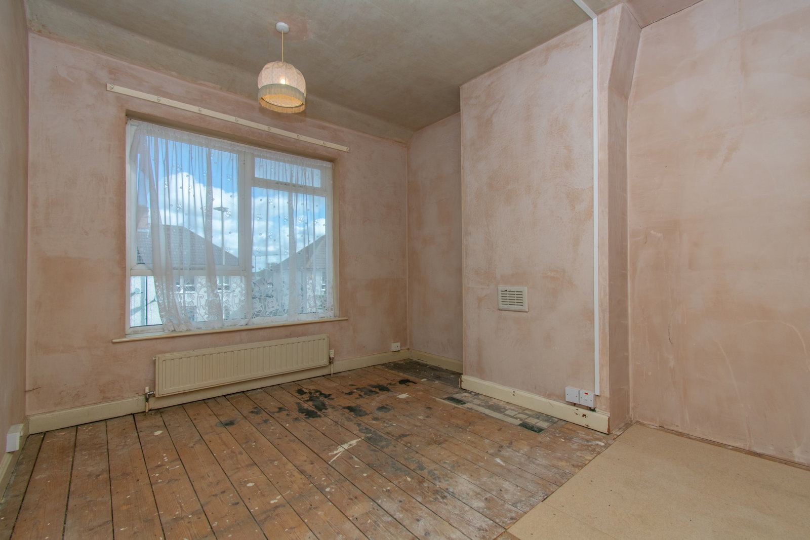 Semi Detached House for sale in Leicester, The Farm Close, Leicester, LE2 6SR