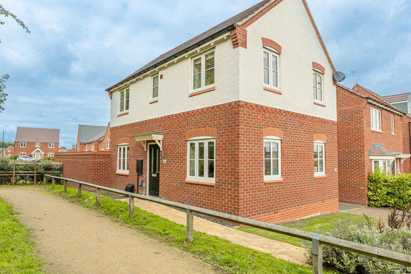 Detached House for sale in Swadlincote, Kirtley Drive, Midway, Swadlincote, DE11 7FY
