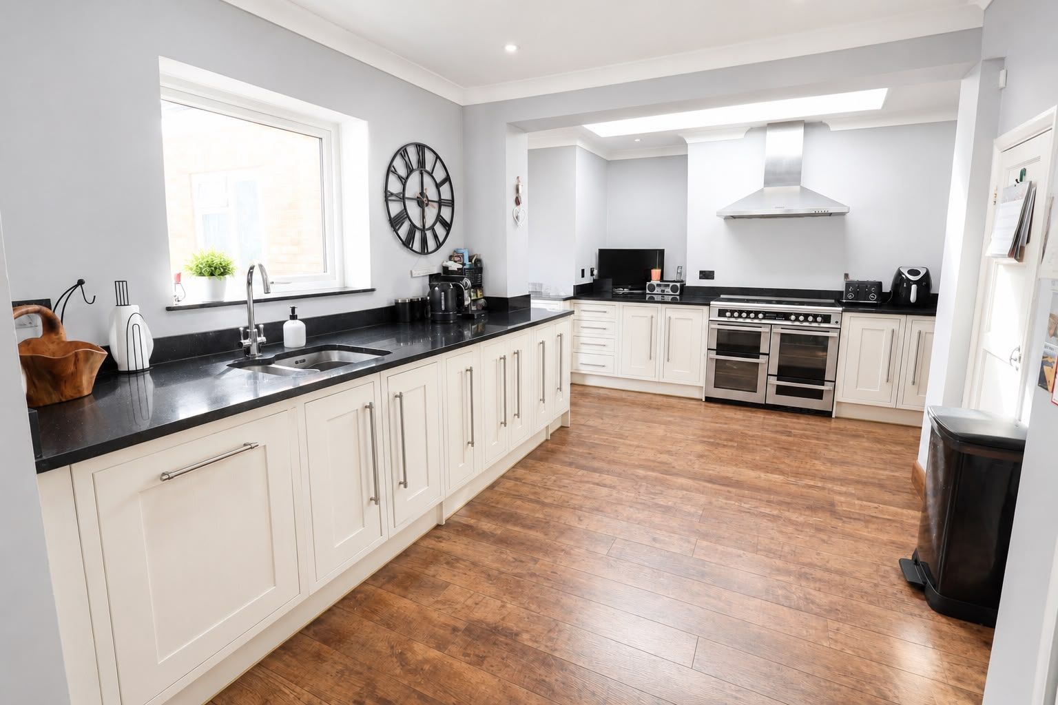 Semi Detached House in Orpington 4