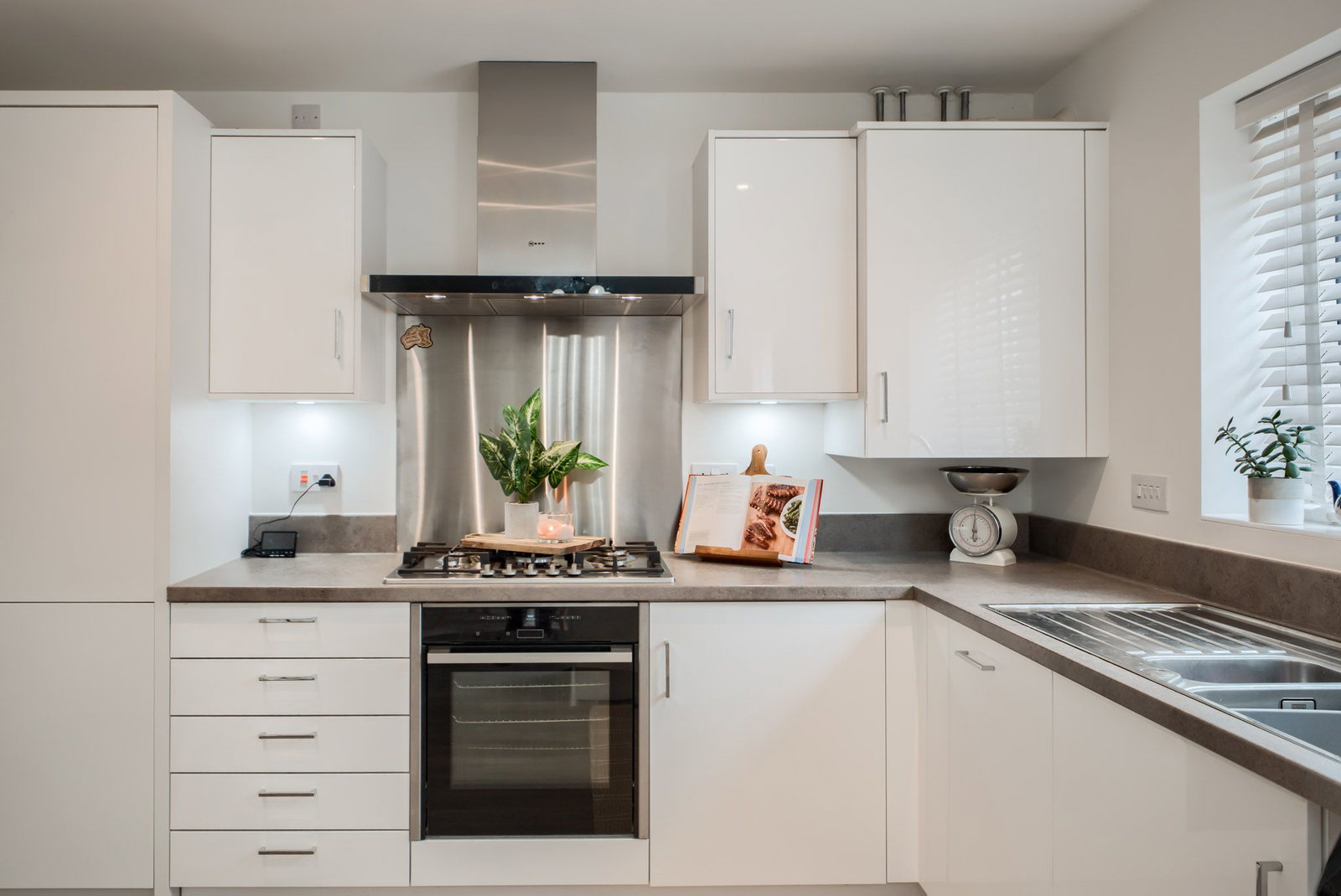 Detached House for sale in Banbury, Parsons Piece, Banbury, Oxfordshire, OX16 9GW, 957 m²