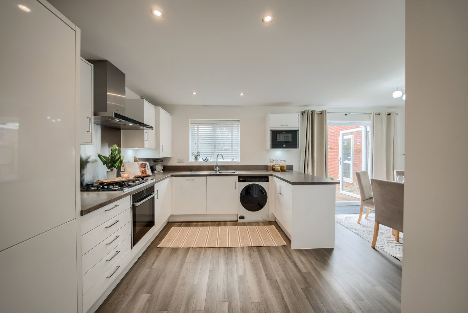 Detached House for sale in Banbury, Parsons Piece, Banbury, Oxfordshire, OX16 9GW, 957 m²