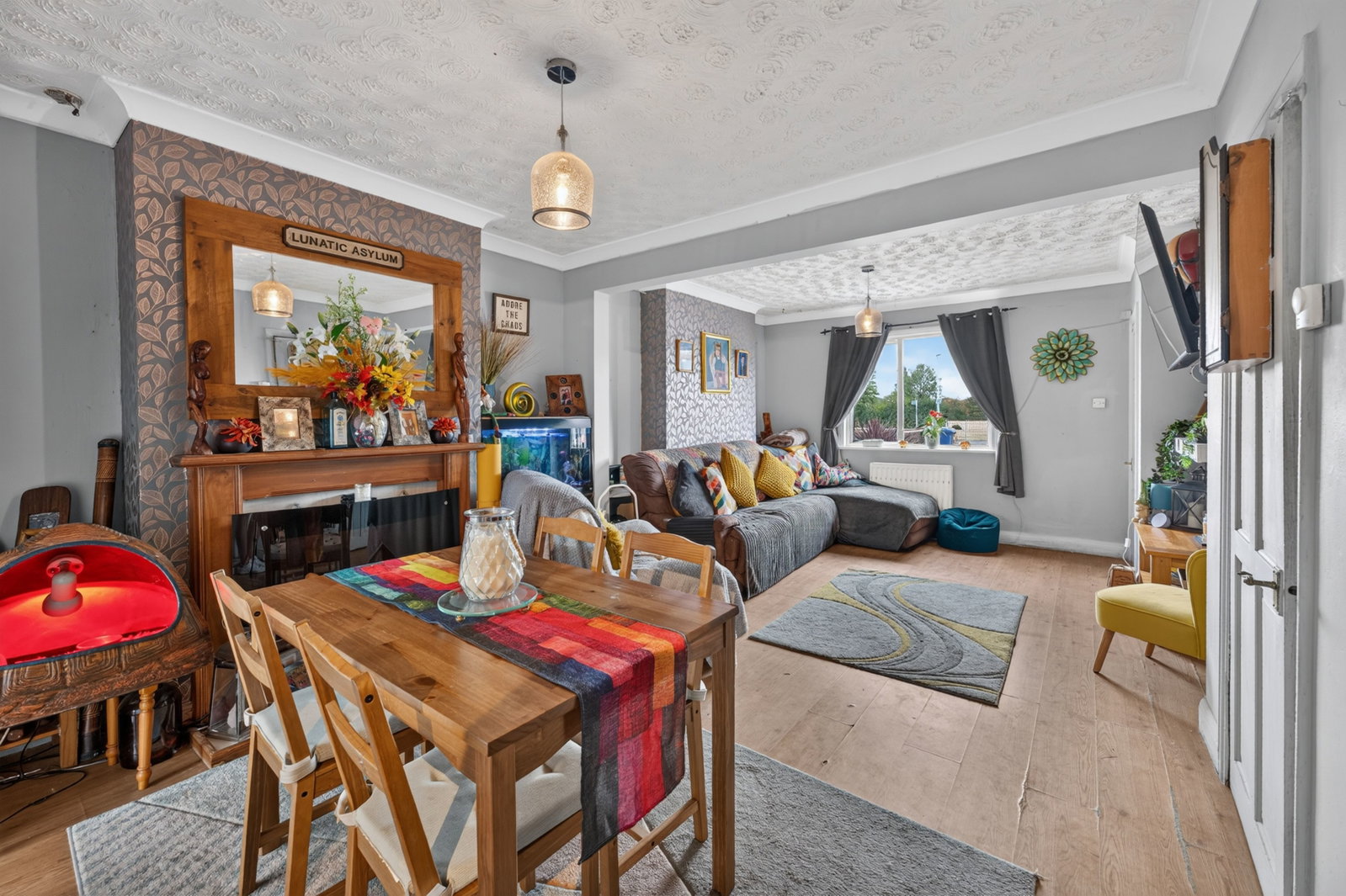 Terraced House in March 5