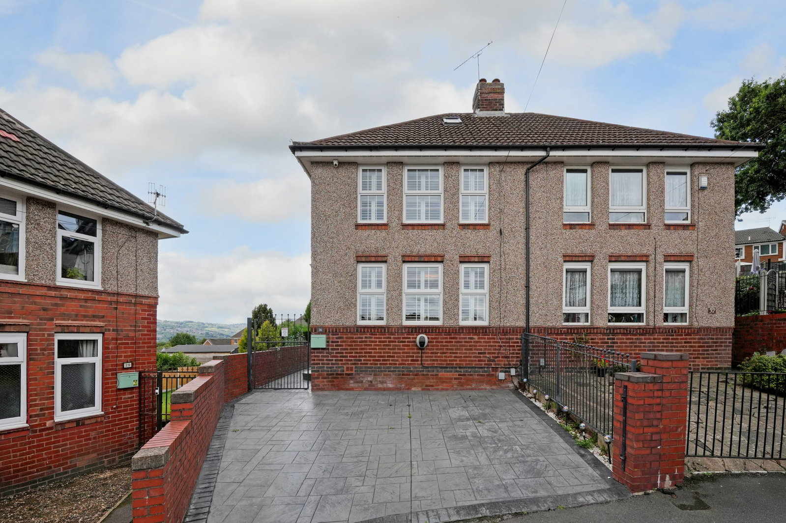 Semi Detached House for sale in Sheffield, Lamb Drive, Sheffield S5
