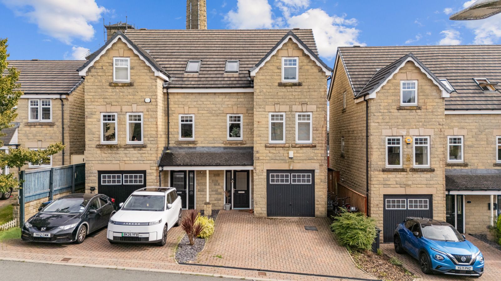 Semi Detached House for sale in Bradford, Black Myers Drive, Queensbury