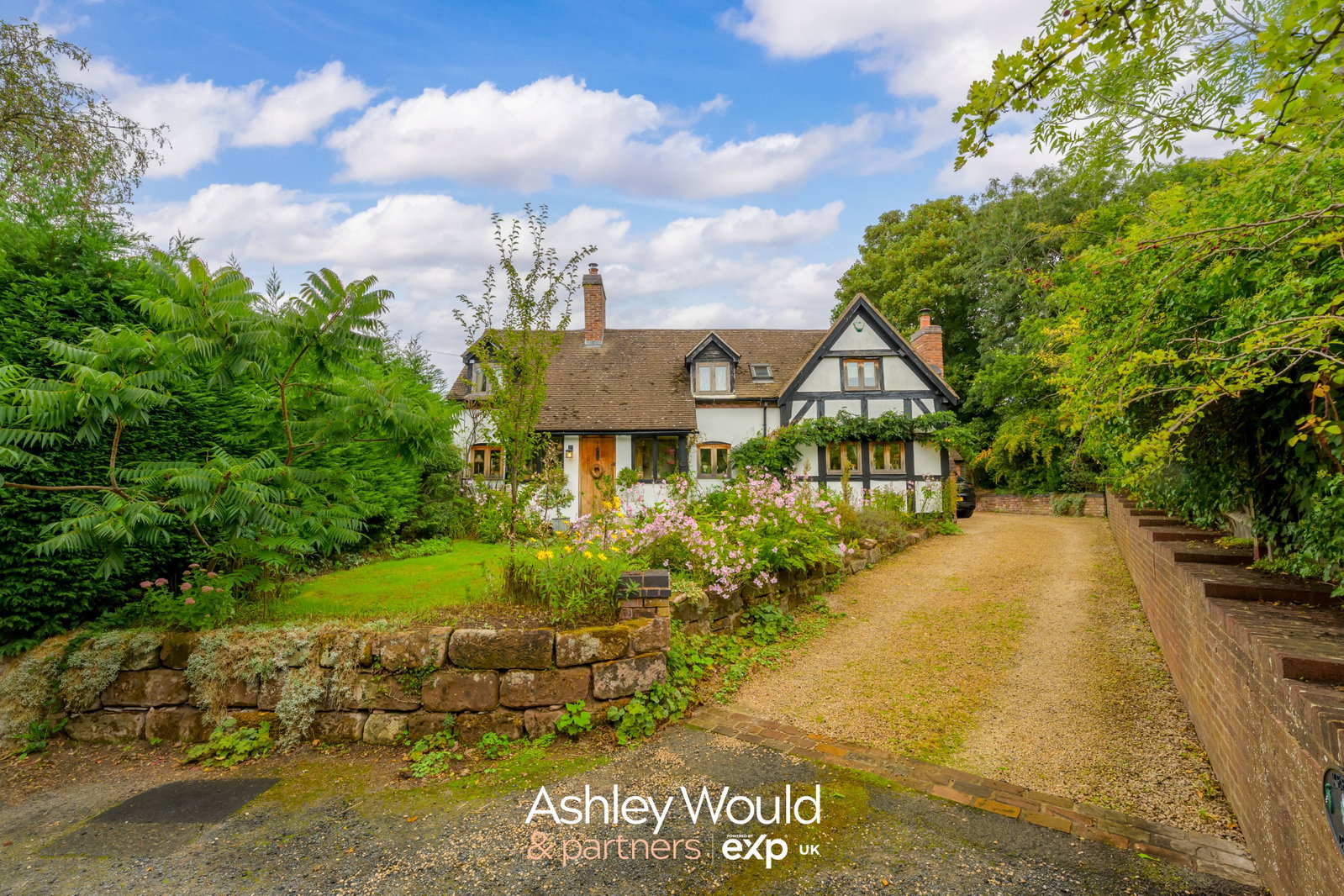 Detached House for sale in Droitwich, Keepers Cottage, Sinton Lane, Ombersley, Droitwich, WR9