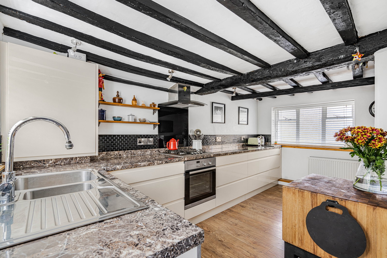 Cottage for sale in Hadenham, Hadenham, Buckinghamshire, HP17 8AW, 1734 m²