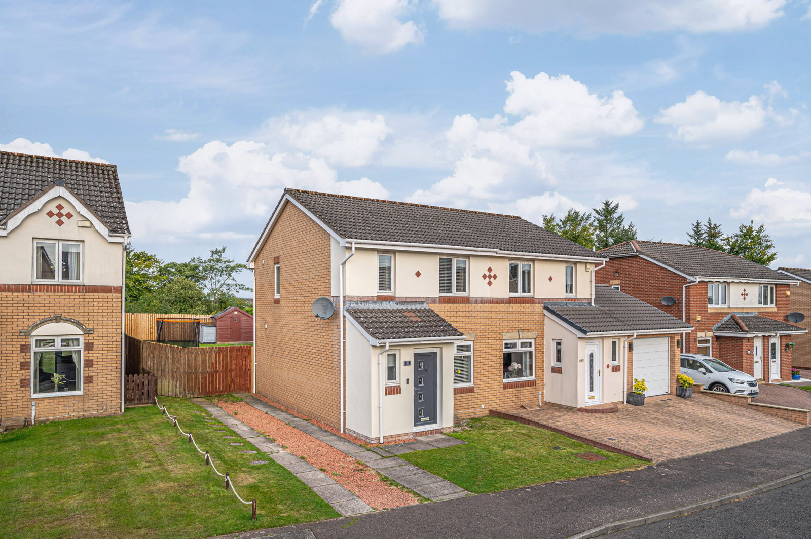 Semi Detached House for sale in Kirkcaldy, Craigearn Avenue, Kirkcaldy, KY2 6YS