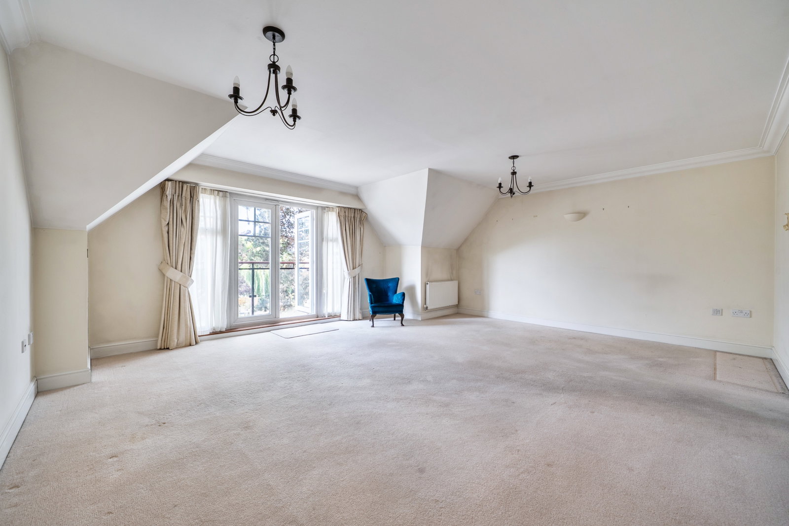 Apartment for sale in Pinner, Marsh Road, Pinner, HA5 5ND, 1149 m²