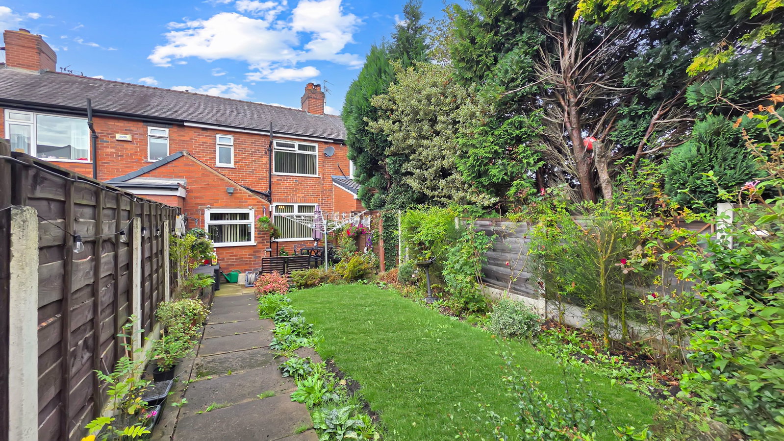 Semi Detached House for sale in Manchester, Lindsay Avenue, Swinton M27 5SD