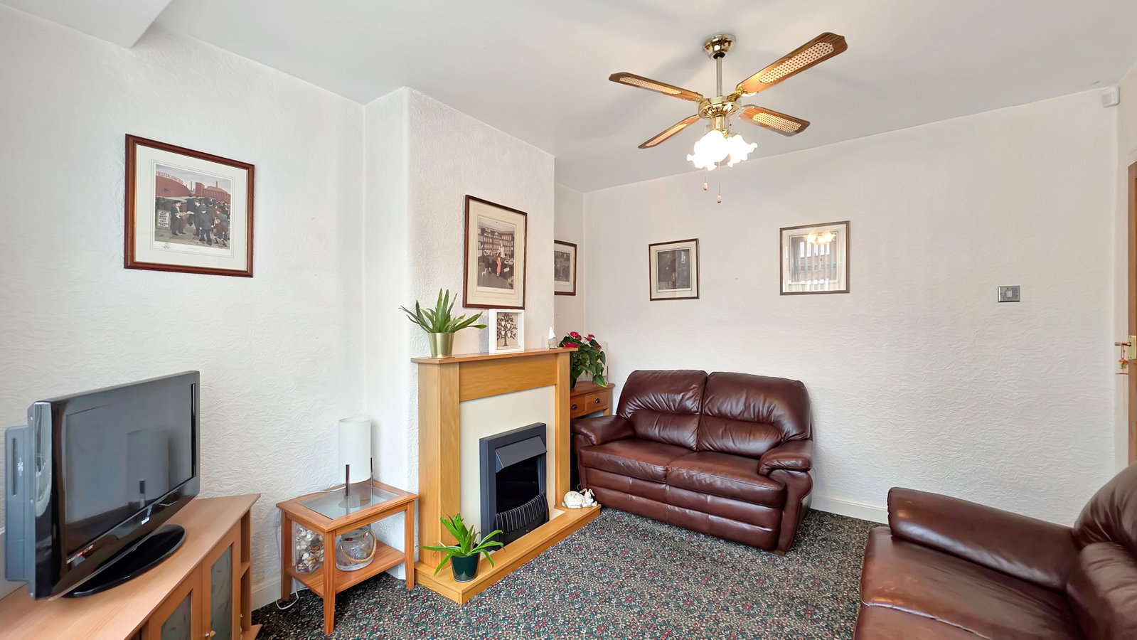 Semi Detached House for sale in Manchester, Lindsay Avenue, Swinton M27 5SD