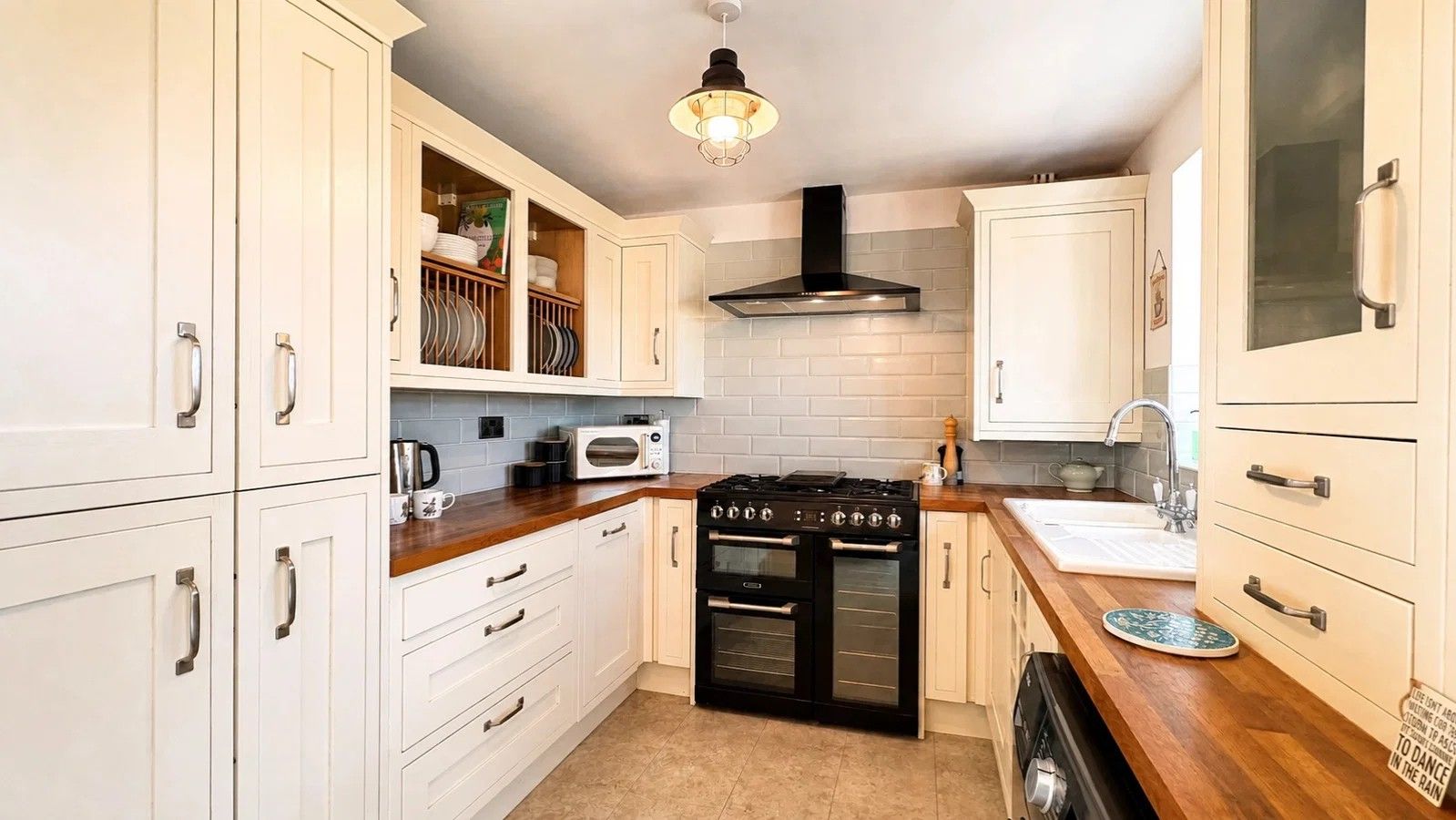 Semi Detached House for sale in Torquay, Hameldown Close, Torquay, TQ2 7JJ