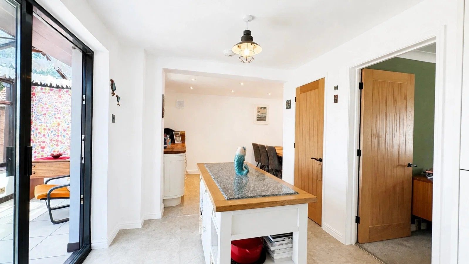 Semi Detached House for sale in Torquay, Hameldown Close, Torquay, TQ2 7JJ