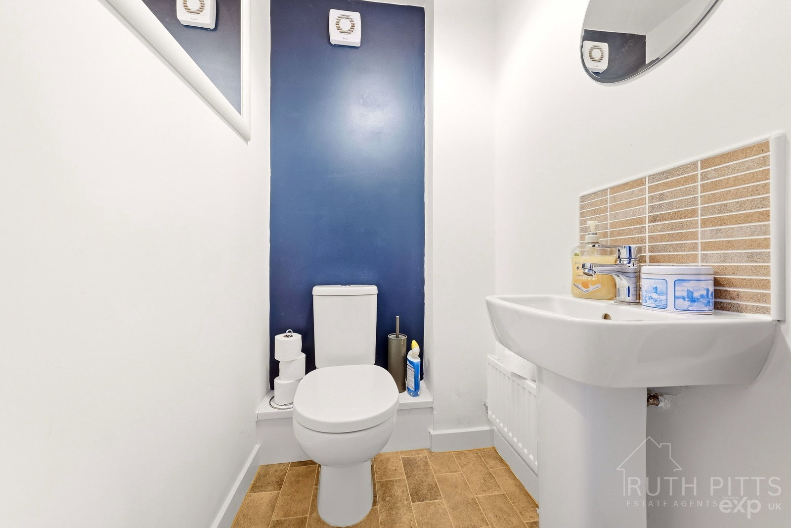 Town House for sale in Wakefield, Rhubarb Hill, Wakefield, WF2