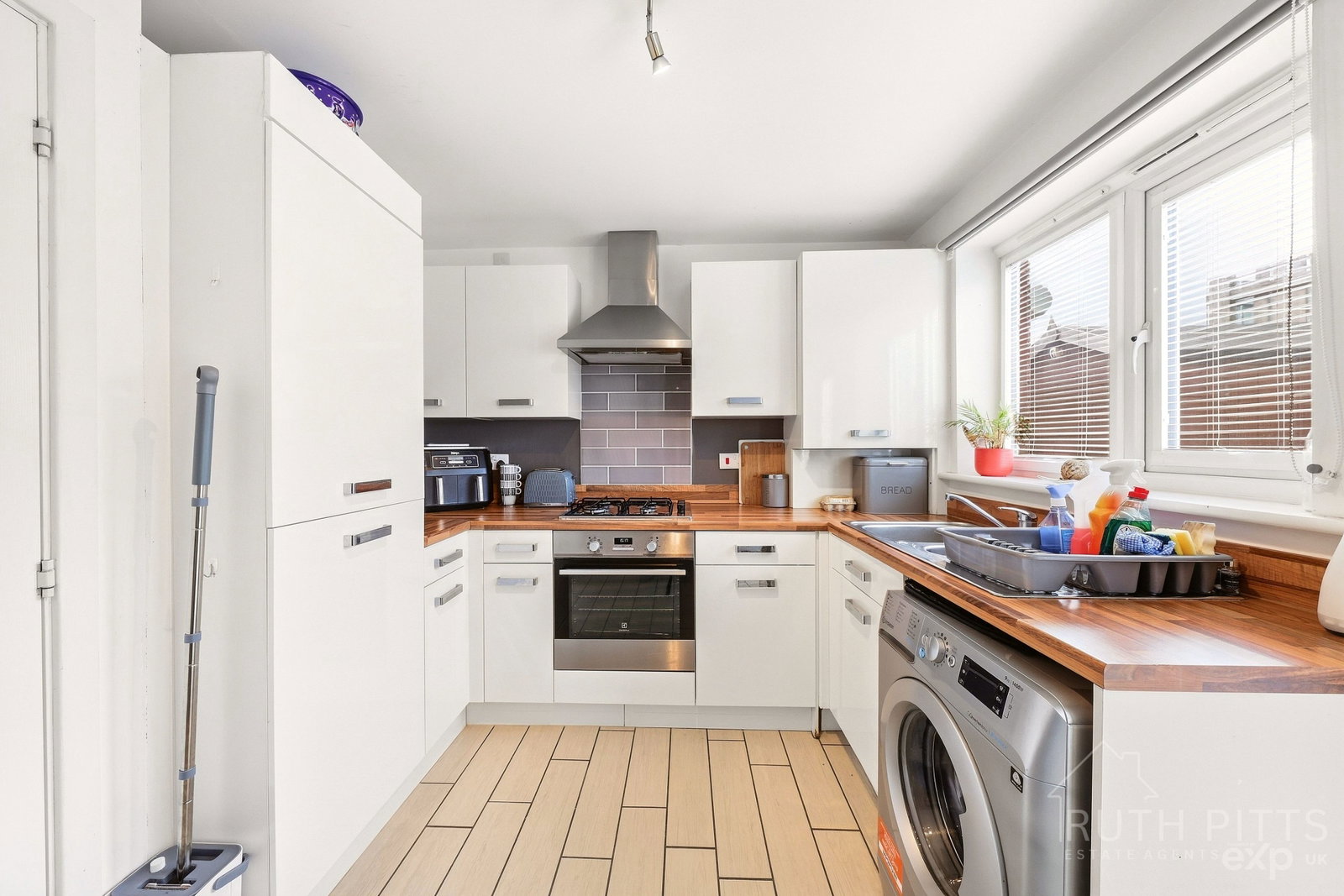 Town House for sale in Wakefield, Rhubarb Hill, Wakefield, WF2