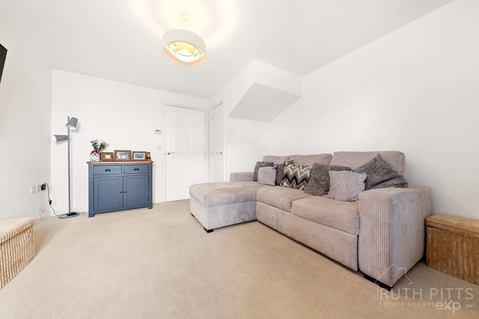 Town House for sale in Wakefield, Rhubarb Hill, Wakefield, WF2