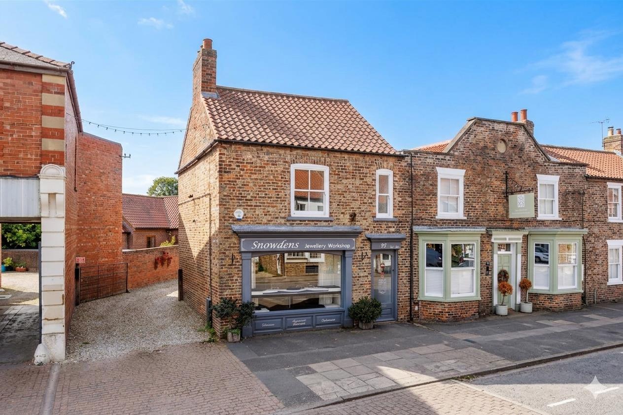 End Of Terrace House for sale in York, Long Street, Easingwold, York