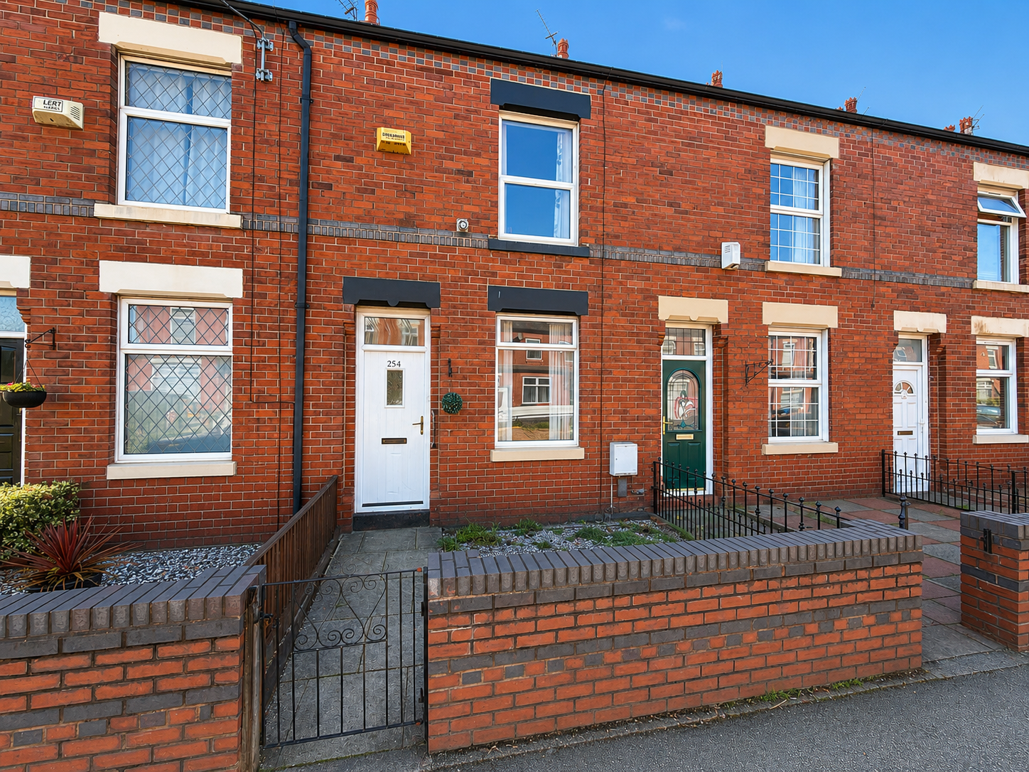 Terraced House for sale in Stockport, Gorton Road, Reddish, Stockport, SK5 6XD