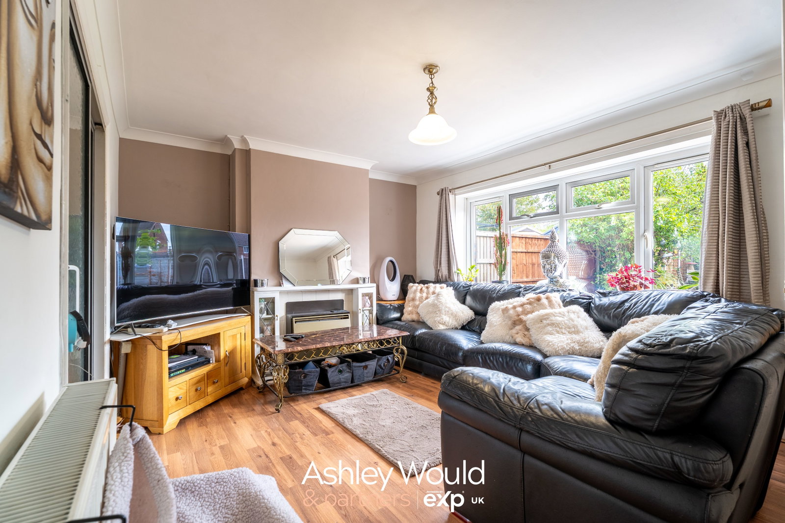 Semi Detached House for sale in Halesowen, Bournes Hill, Halesowen, B63 4EB