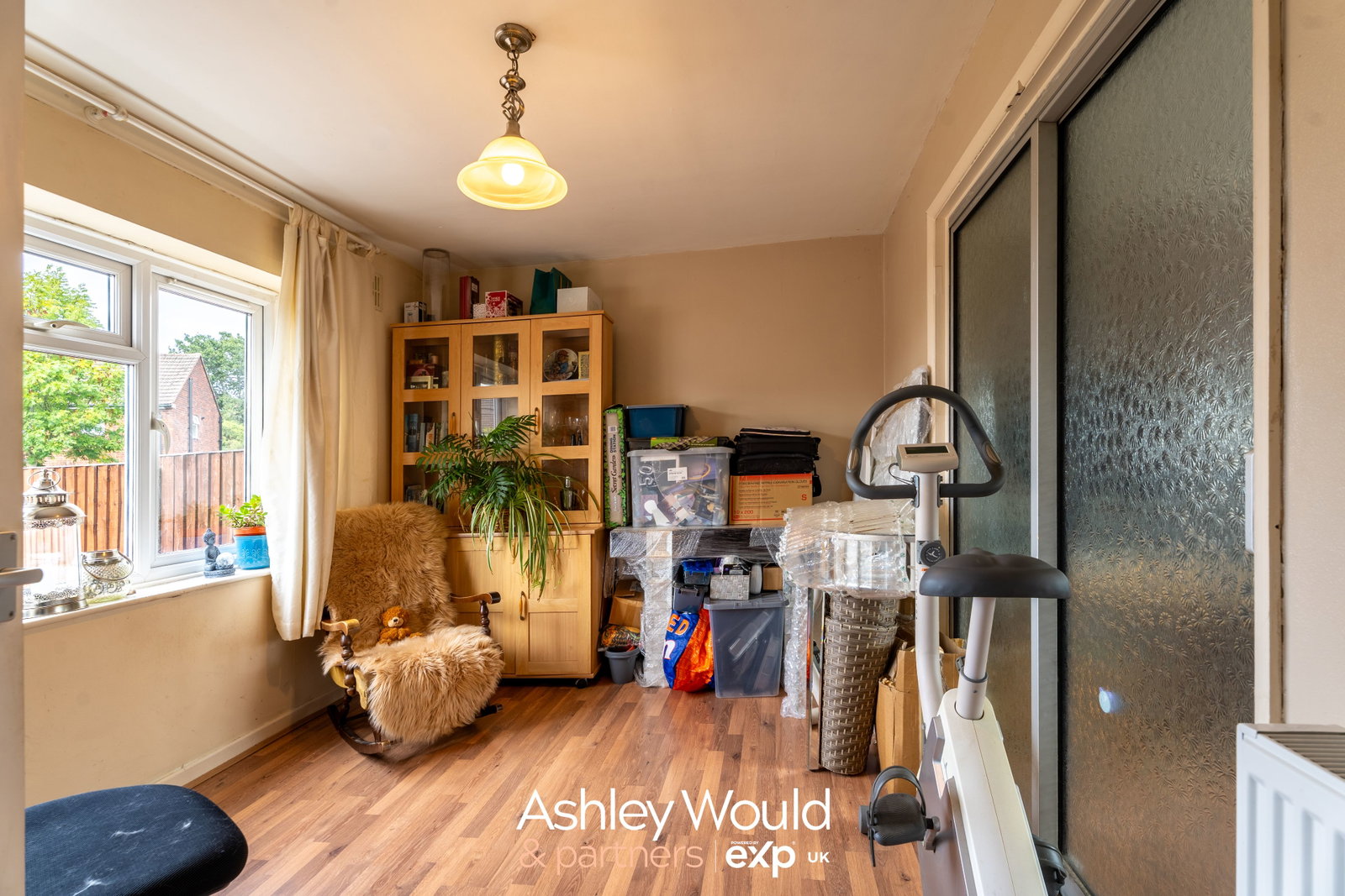 Semi Detached House for sale in Halesowen, Bournes Hill, Halesowen, B63 4EB