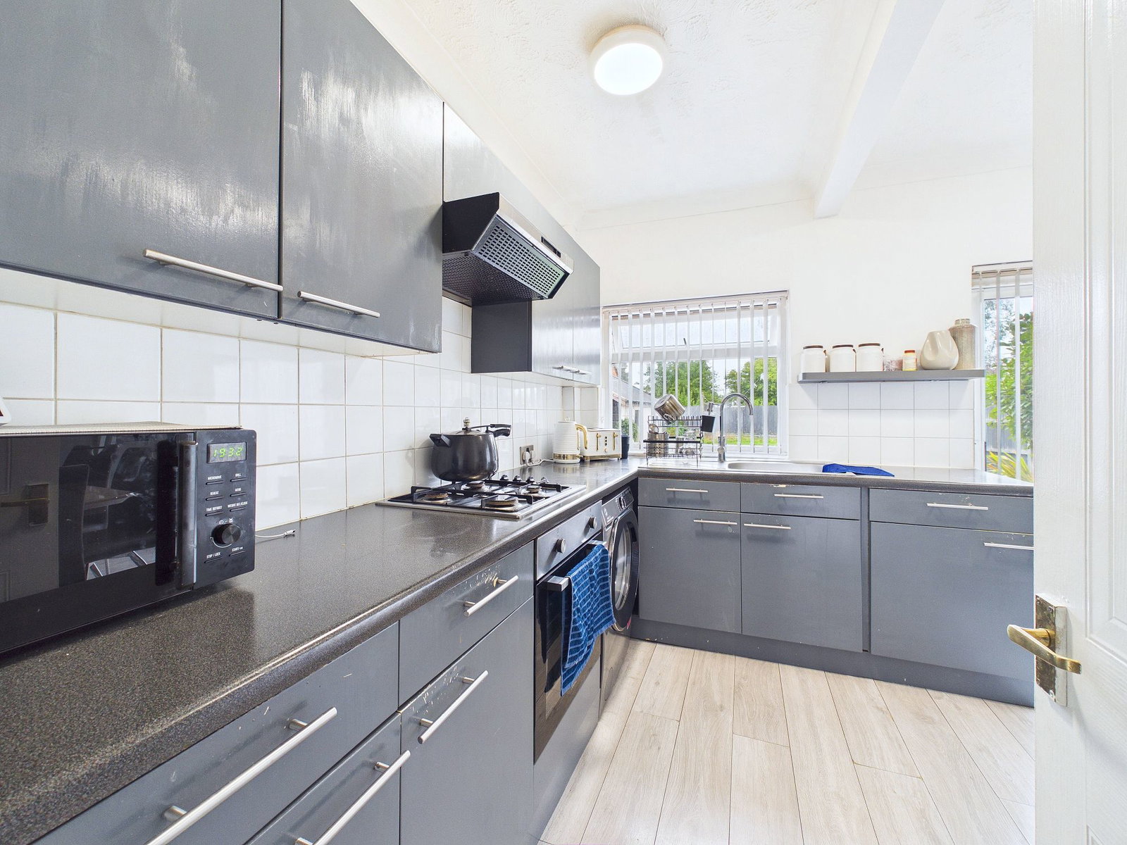 Semi Detached House for sale in Leicester, Narborough Road, Rowley Fields, LE3, 733 m²