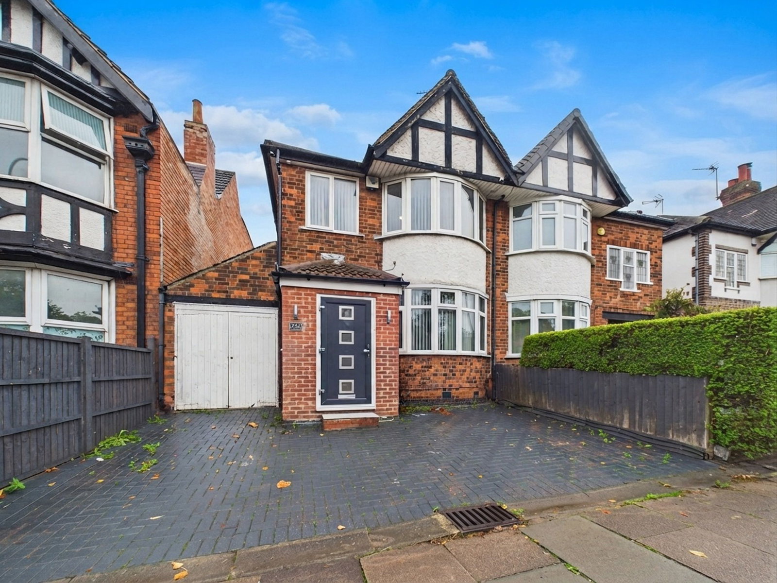 Semi Detached House for sale in Leicester, Narborough Road, Rowley Fields, LE3, 733 m²