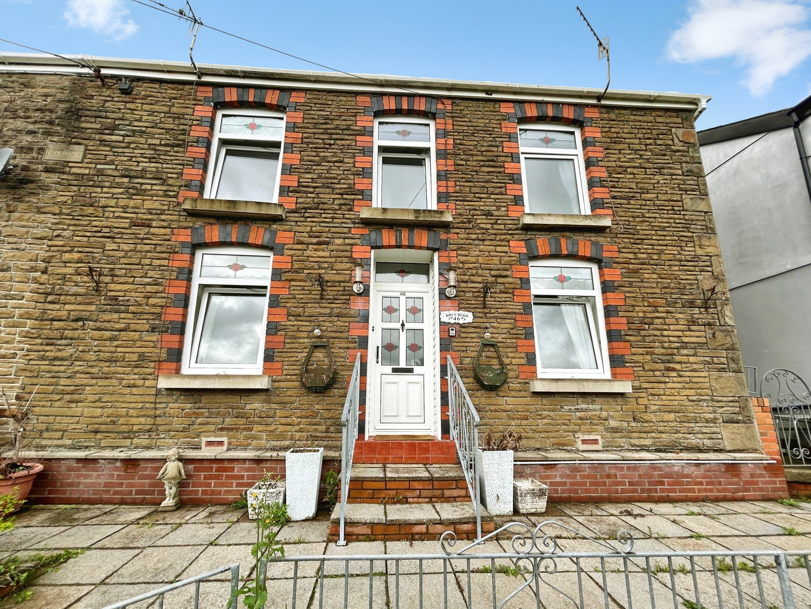 Semi Detached House for sale in Swansea, Swansea Road, Pontardawe, Swansea, SA8