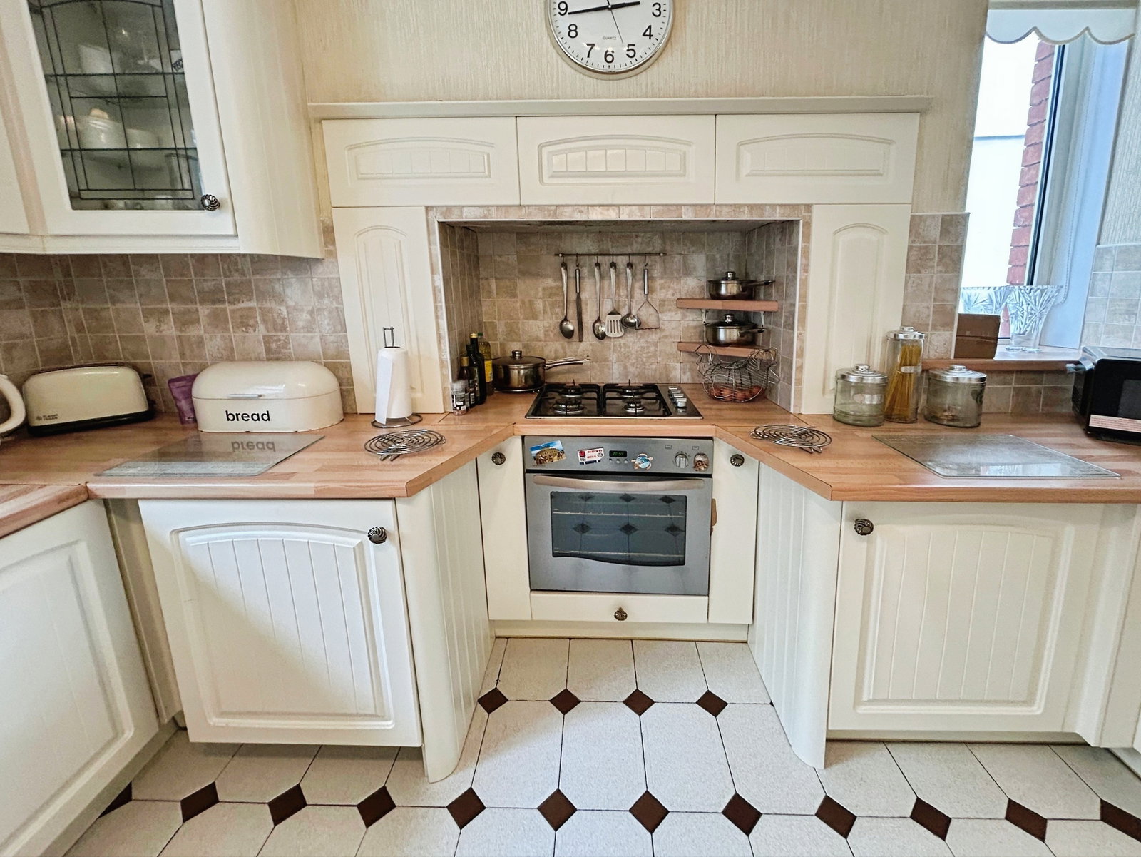 Semi Detached House for sale in Swansea, Swansea Road, Pontardawe, Swansea, SA8