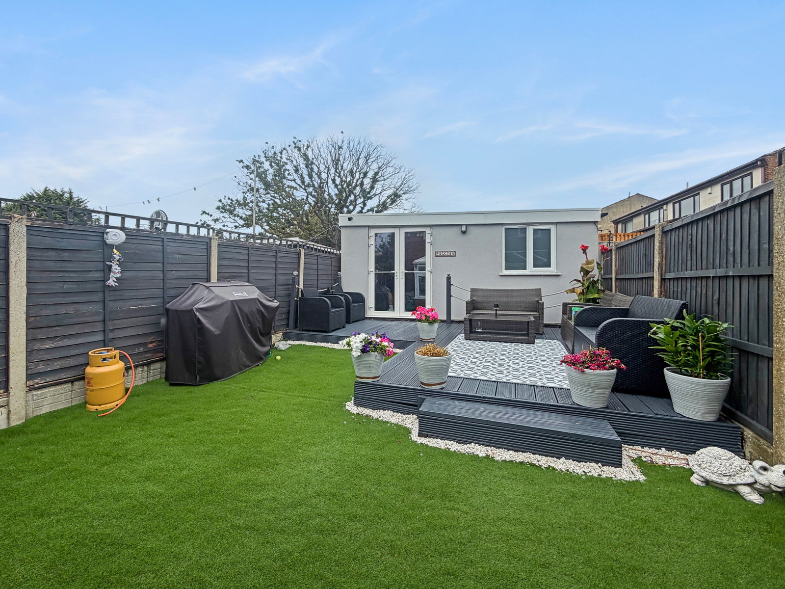 End Of Terrace House for sale in Stanford-le-hope, Lower Crescent, Linford, SS17 0QP