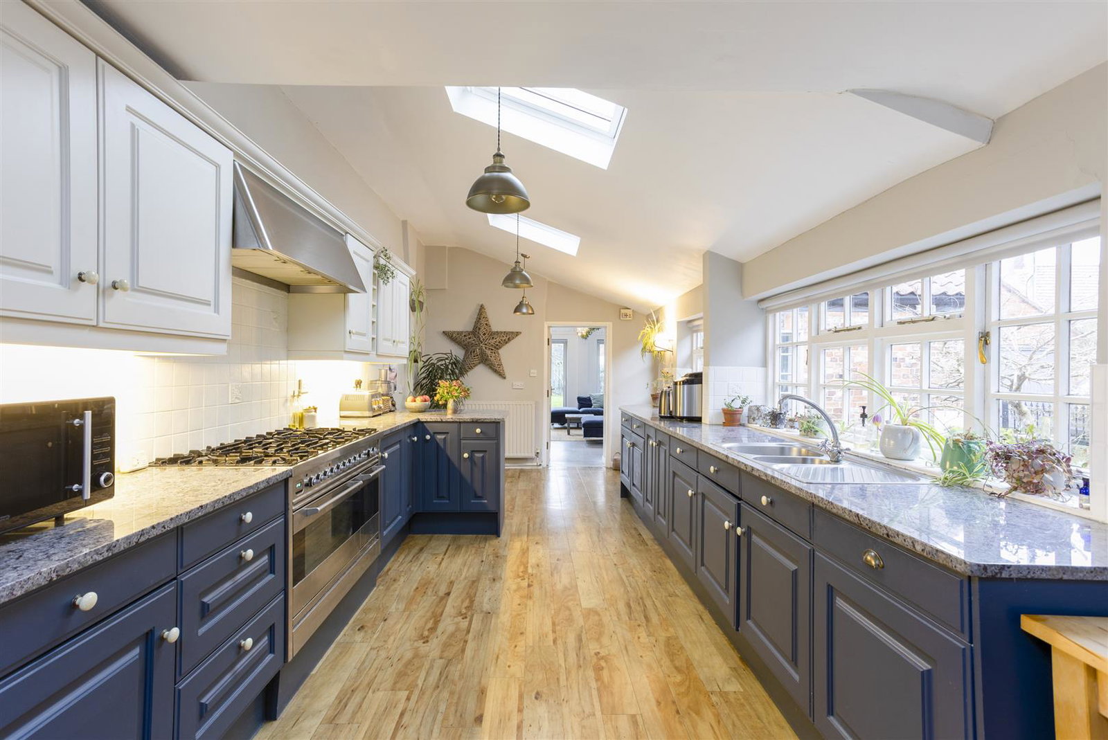 Link Detached House for sale in York, The Green, Tollerton, York, 3808 m²