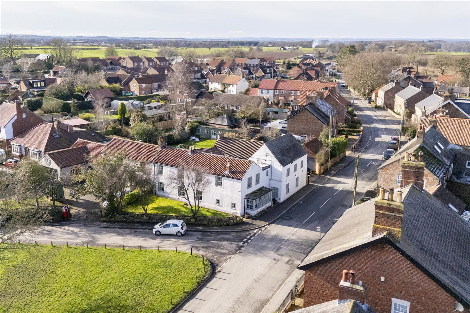 Link Detached House for sale in York, The Green, Tollerton, York, 3808 m²