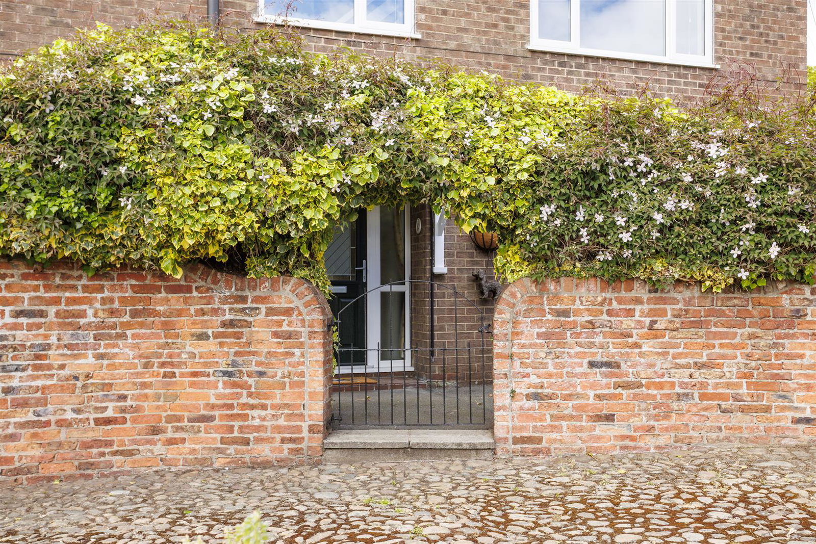 End Of Terrace House for sale in York, Long Street, Easingwold, York