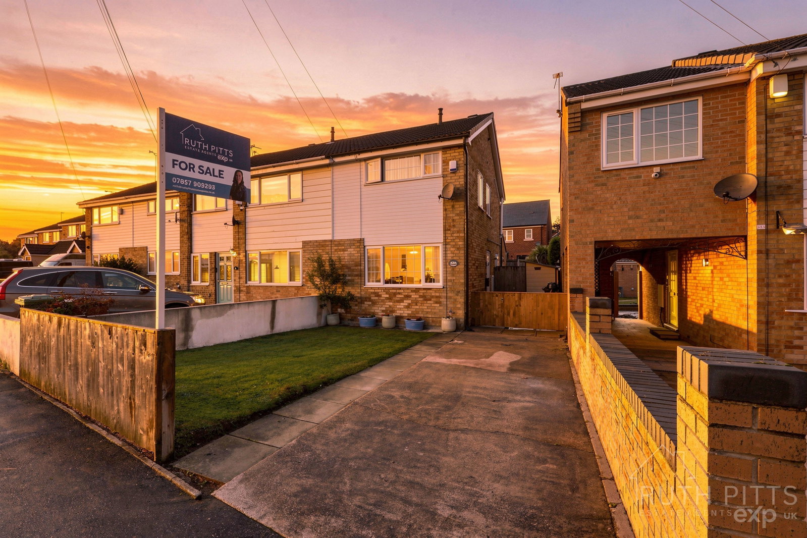 Semi Detached House for sale in Pontefract, Carr Lane, South Kirkby, Pontefract, WF9 3DB