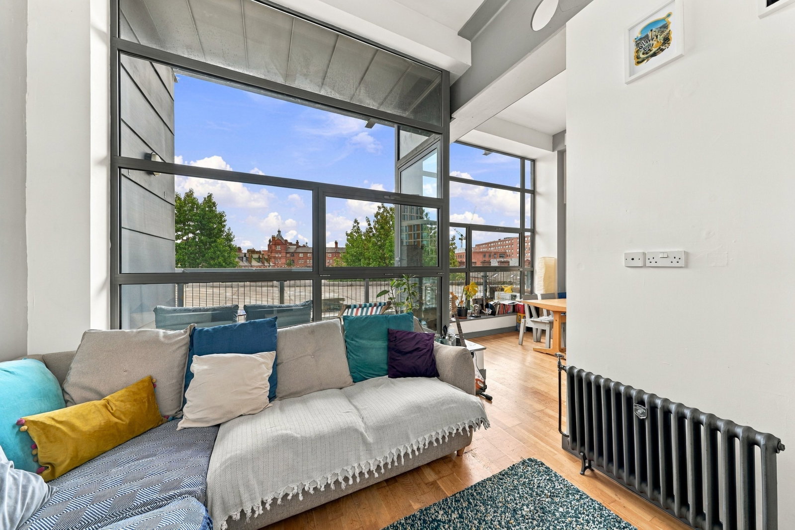 Apartment for sale in Manchester, Spacious Two Bedroom Duplex with Large Balcony in Manchester's Best Neighbourhood, 1100 m²