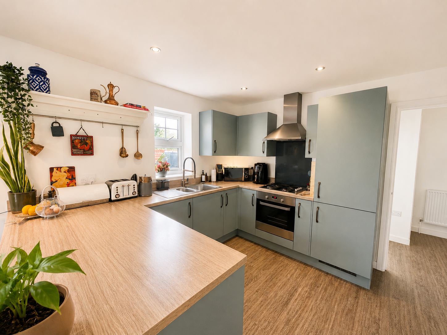 Detached House for sale in Hassocks, 3 Bed Detached with Study, The Fairway Hassocks, BN6 9JU, 1217 m²