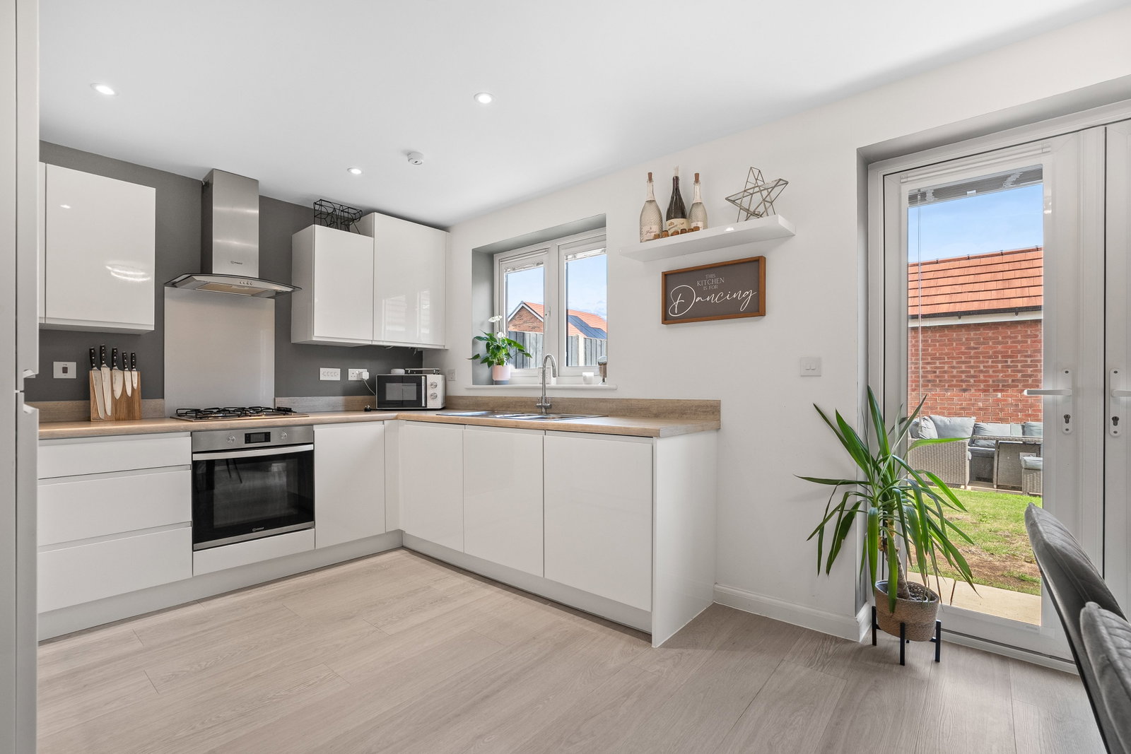 Semi Detached House for sale in Nottingham, Rose Way, Edwalton, NG12