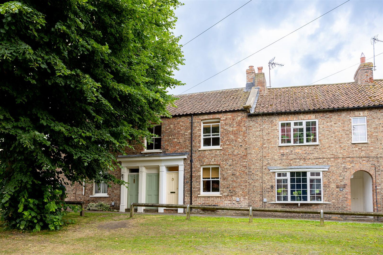 Terraced House for sale in York, Uppleby, Easingwold, York, 1290 m²